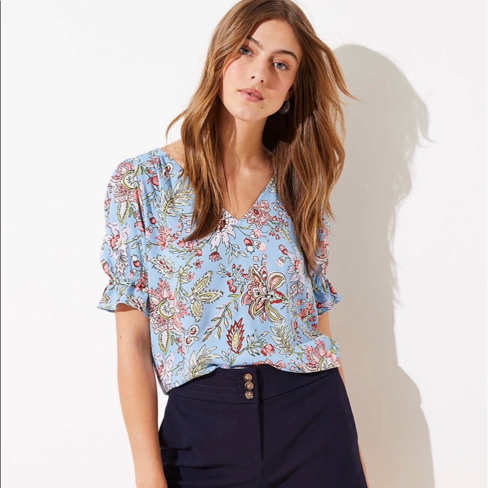 NWT Loft Garden V-Neck Puff Sleeve Top